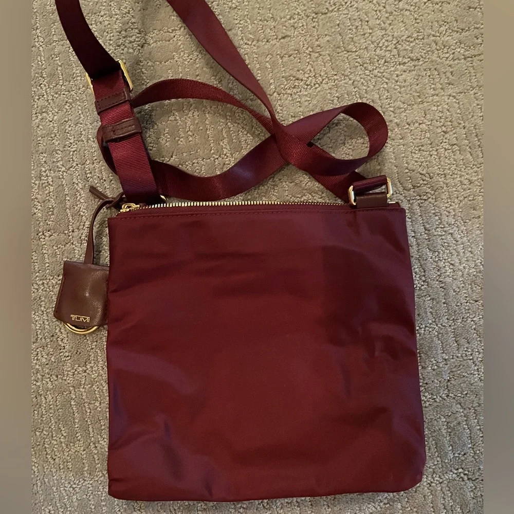EUC Tumi Voyager Burgundy Crossbody with Gold Hardware, - Picture 2 of 9